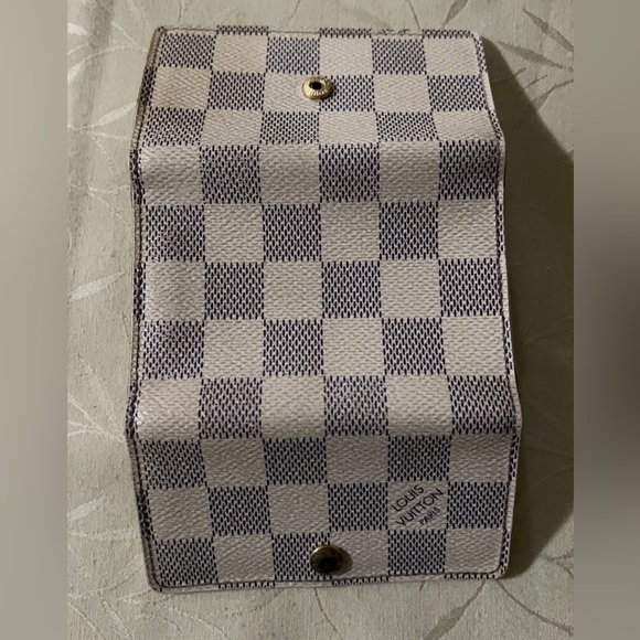 Louis Vuitton Damier Azur 6 Key Holder - Picture 15 of 16